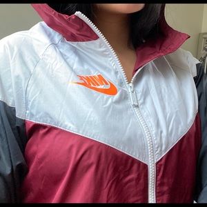 nike wind breaker